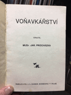Voňavkářství a prostředky kosmetické - barviva na vlasy a vousy, prostředky pleť ...