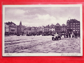Plzeň - Pilsen, náměstí, historická auta (pohled)
