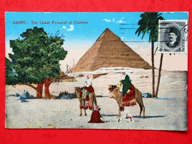 Egypt, pyramida, velbloudi (pohled)