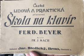 Česká lidová a praktická přípravná škola na klavír