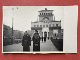 Kostel Nejsvětějšího srdce Páně-Náměstí Jiřího z Poděbrad(Praha). Na opušťáku s ...